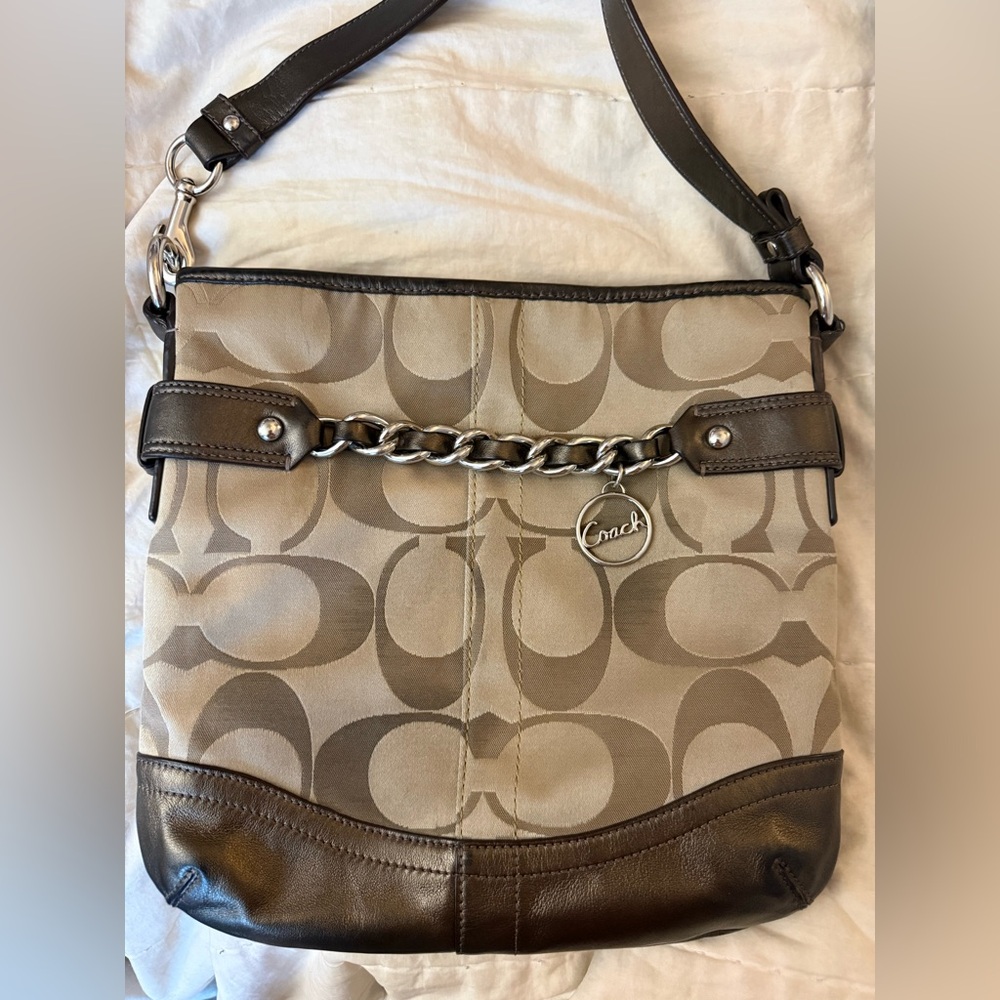 Vintage Coach Signature Crossbody Shoulder Bag in Khaki/Brown - Picture 2 of 11